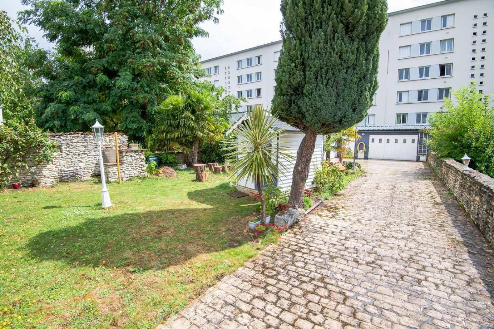 Le Stalingrad - Saint-Pierre-Des-Corps Hotel Exterior foto